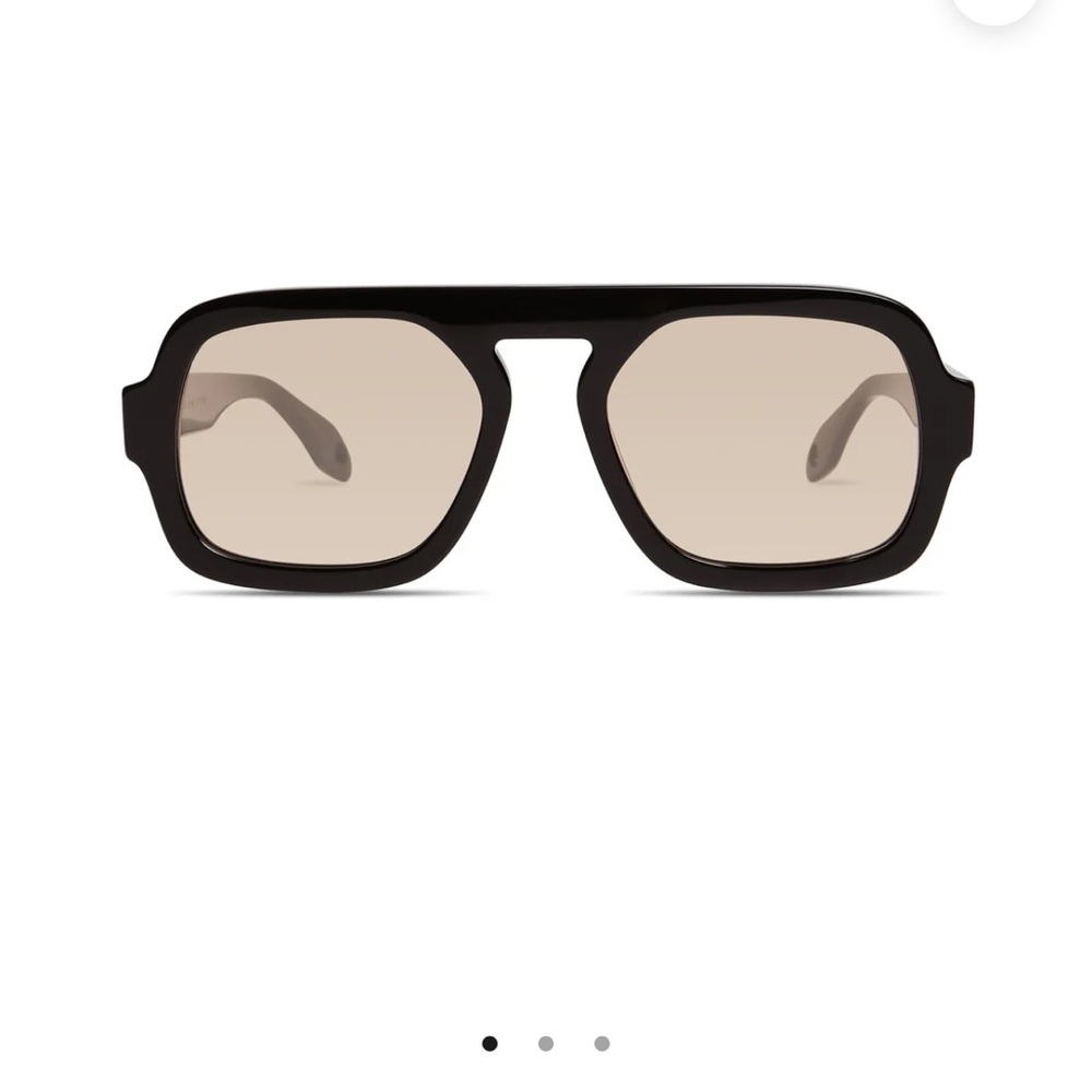 Chic Black Sunglasses